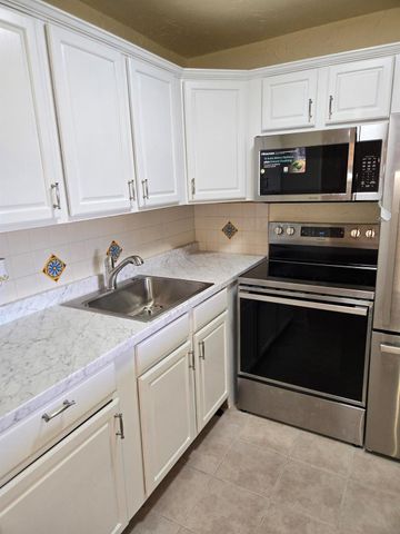 290 Chatham O, West Palm Beach, FL 33417