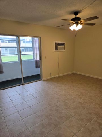 290 Chatham O, West Palm Beach, FL 33417