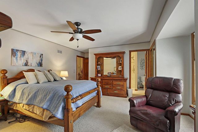 433 Robins RUN, Burlington, WI 53105