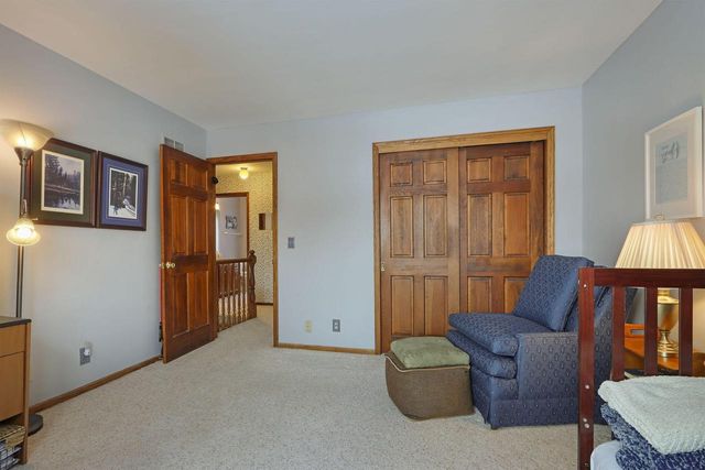 433 Robins RUN, Burlington, WI 53105