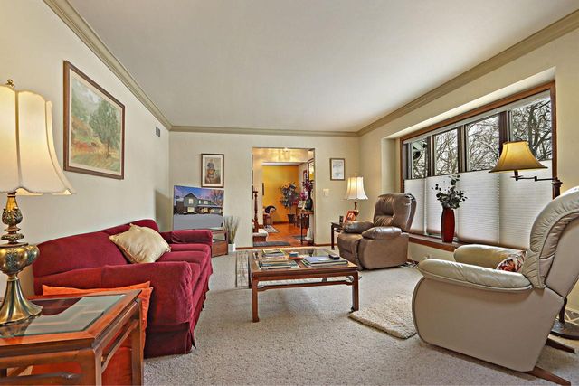 433 Robins RUN, Burlington, WI 53105