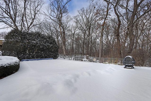 433 Robins RUN, Burlington, WI 53105