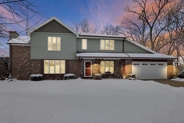 433 Robins RUN, Burlington, WI 53105