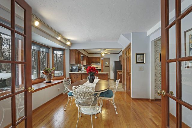 433 Robins RUN, Burlington, WI 53105