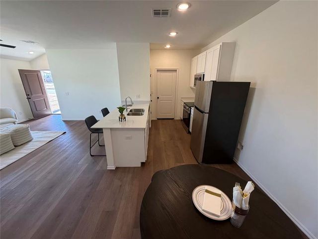211 Mason Court, Yukon, OK 73099