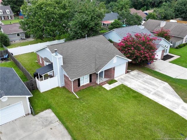 5586 Quietwood Place, Fayetteville, NC 28304