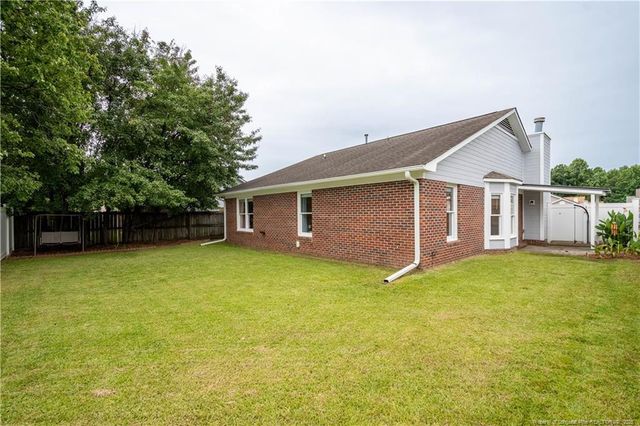 5586 Quietwood Place, Fayetteville, NC 28304