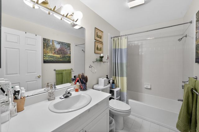 6 HEDGE RD, Princeton, NJ 08540