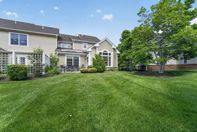 6 HEDGE RD, Princeton, NJ 08540