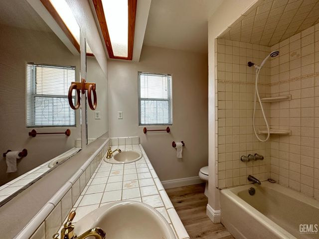 200 Western Drive, Bakersfield, CA 93309