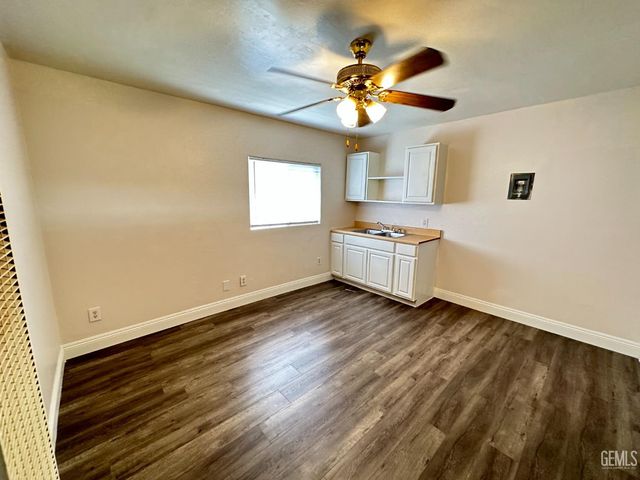 200 Western Drive, Bakersfield, CA 93309