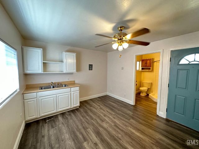 200 Western Drive, Bakersfield, CA 93309