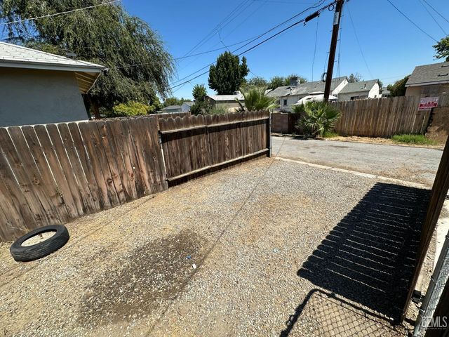 200 Western Drive, Bakersfield, CA 93309