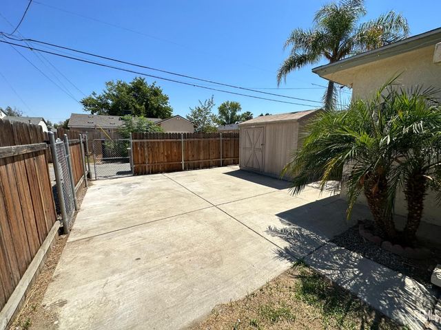 200 Western Drive, Bakersfield, CA 93309