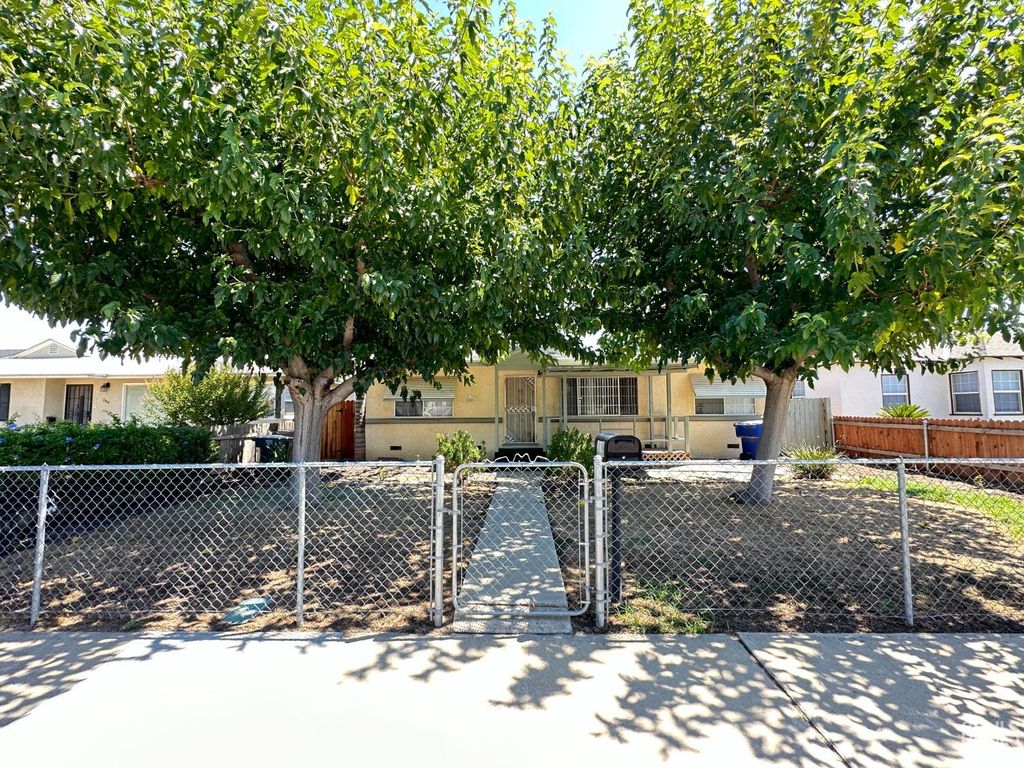 200 Western Drive, Bakersfield, CA 93309