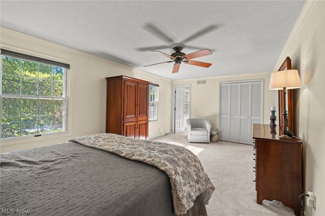560 Marvis Drive, Bay Village, OH 44140