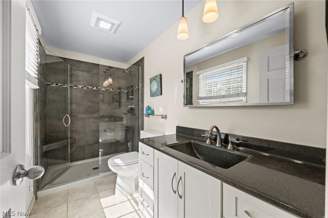 560 Marvis Drive, Bay Village, OH 44140