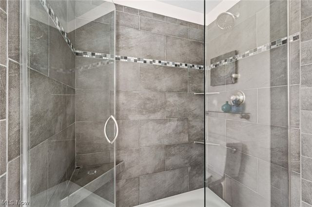 560 Marvis Drive, Bay Village, OH 44140