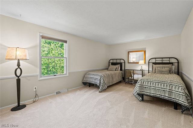 560 Marvis Drive, Bay Village, OH 44140