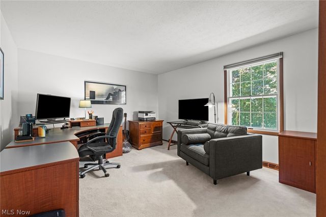 560 Marvis Drive, Bay Village, OH 44140