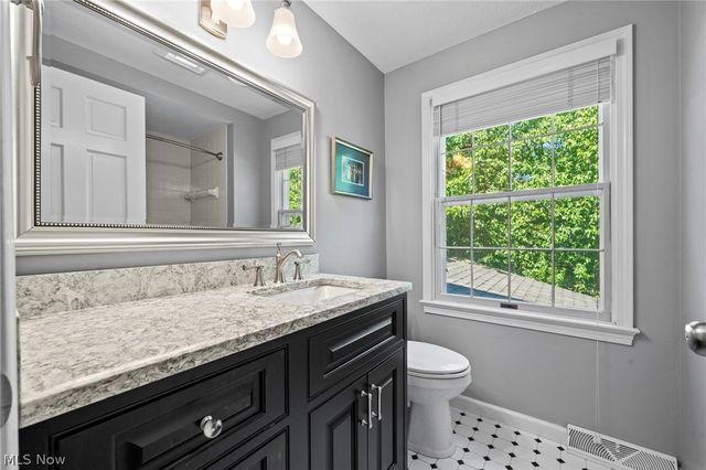 560 Marvis Drive, Bay Village, OH 44140