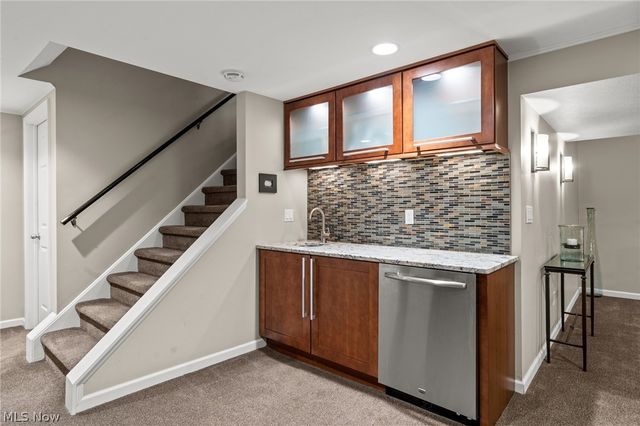 560 Marvis Drive, Bay Village, OH 44140