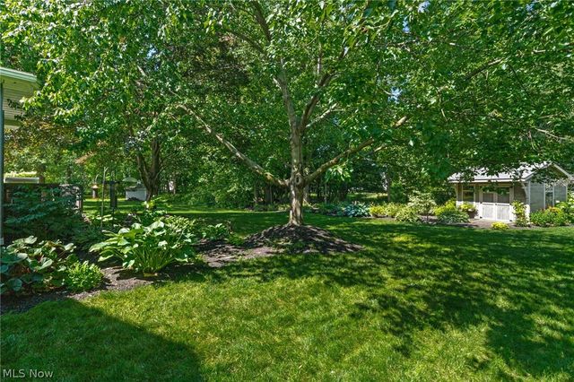560 Marvis Drive, Bay Village, OH 44140