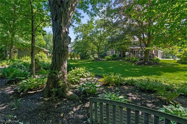560 Marvis Drive, Bay Village, OH 44140