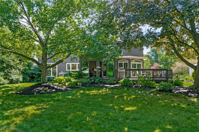 560 Marvis Drive, Bay Village, OH 44140