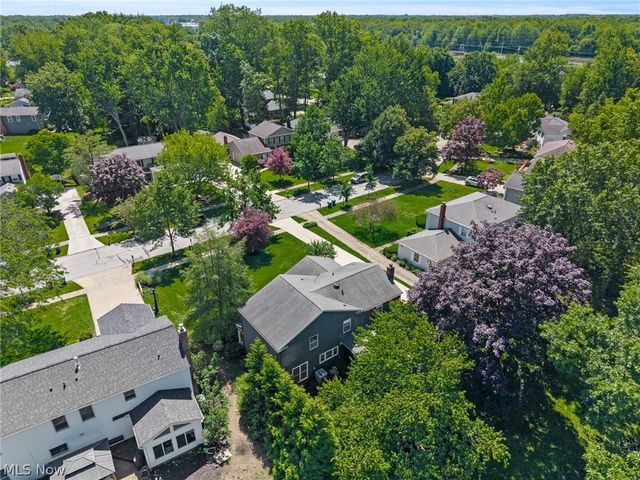 560 Marvis Drive, Bay Village, OH 44140