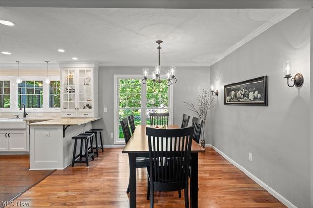 560 Marvis Drive, Bay Village, OH 44140