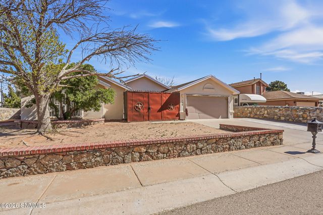 106 Torrey Pines Drive, Santa Teresa, NM 88008