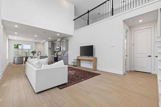 4333 Avron Drive, Stafford, TX 77477
