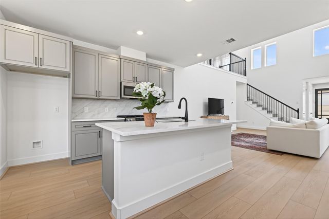 4333 Avron Drive, Stafford, TX 77477