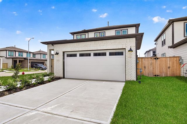 4333 Avron Drive, Stafford, TX 77477