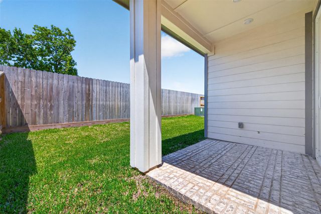 4333 Avron Drive, Stafford, TX 77477
