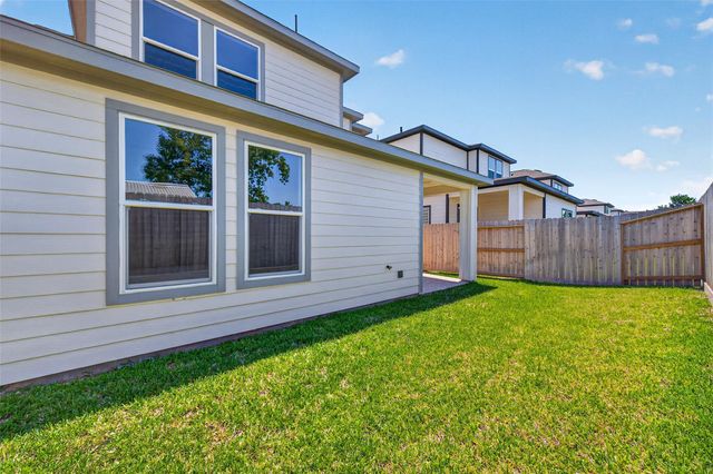4333 Avron Drive, Stafford, TX 77477