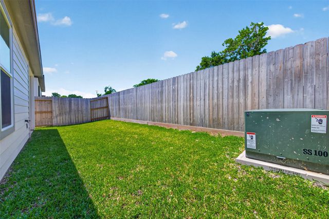 4333 Avron Drive, Stafford, TX 77477