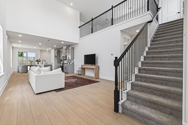 4333 Avron Drive, Stafford, TX 77477