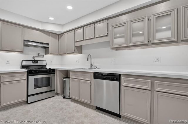 32754 Barclay Square 20, Warren, MI 48093