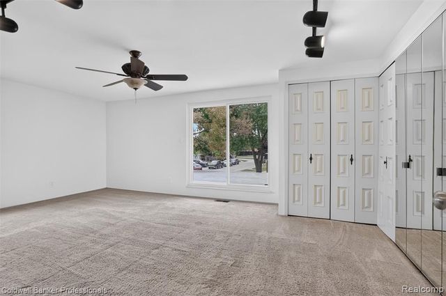 32754 Barclay Square 20, Warren, MI 48093