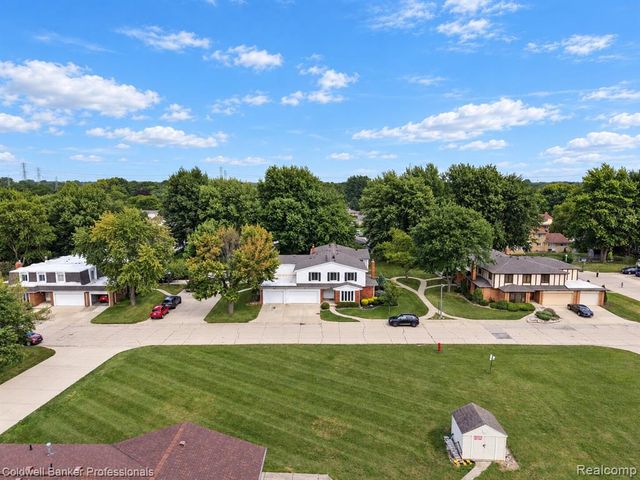 32754 Barclay Square 20, Warren, MI 48093