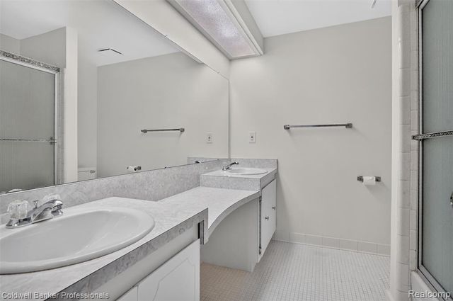 32754 Barclay Square 20, Warren, MI 48093