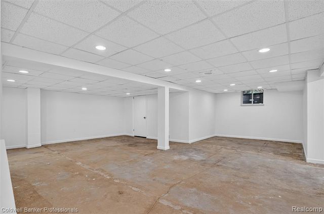 32754 Barclay Square 20, Warren, MI 48093