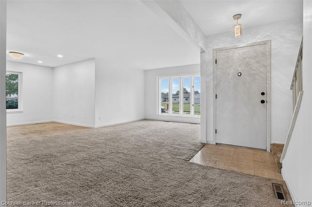 32754 Barclay Square 20, Warren, MI 48093