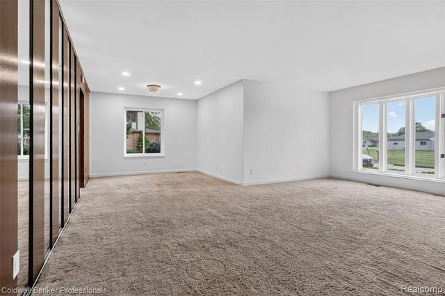32754 Barclay Square 20, Warren, MI 48093