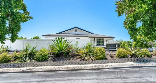 52 Sandra Court, Newbury Park, CA 91320