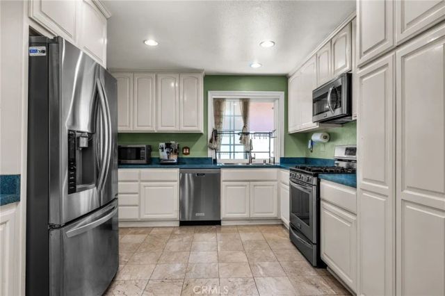 52 Sandra Court, Newbury Park, CA 91320