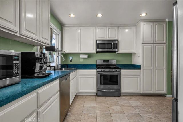 52 Sandra Court, Newbury Park, CA 91320