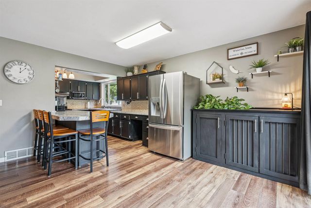 1022 Hilltop Road, Waterloo, IA 50701